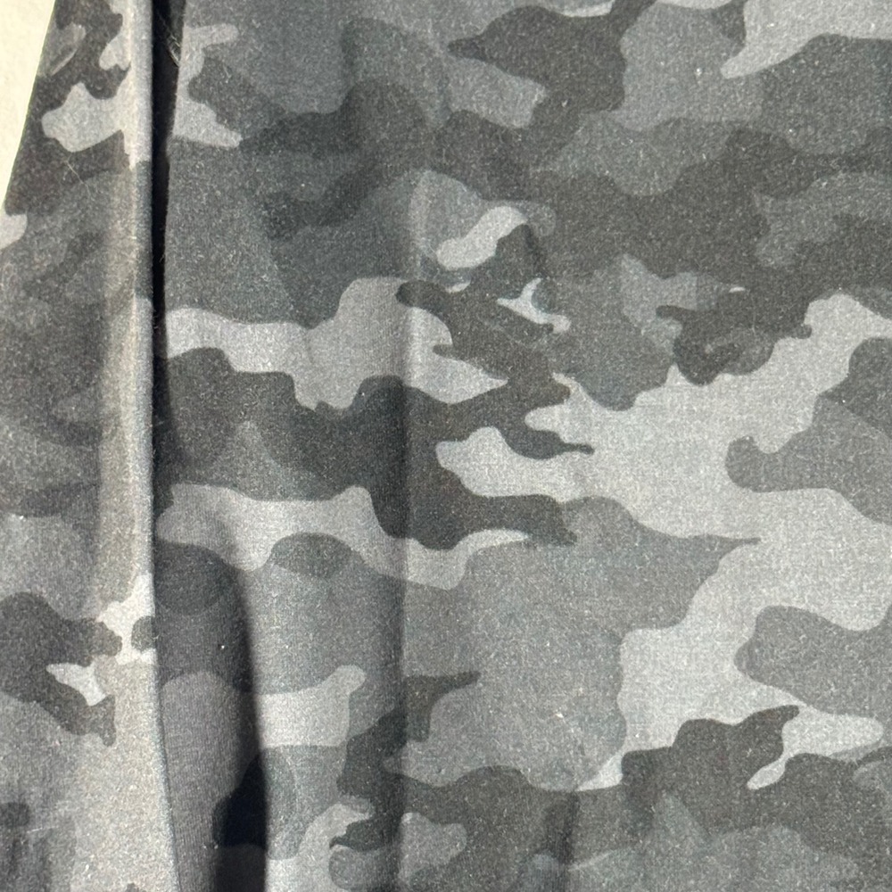 Avia Girls Camo Crewneck Sweatshirt Grey Black Long Sleeve Size L 12-14